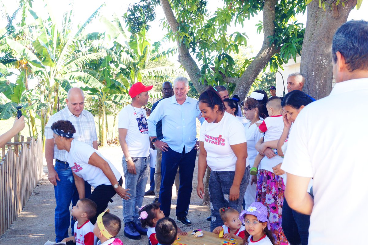 Hoy al celebrar la creación de Nuestra Casita Infantil Pequeños Castores,Celebramos la Voluntad de un País qué,a pesar de las dificultades,dice: "Los niños Primero ”, Ustedes Son la razón de ser,Llenaron este pasillo de Risas,Colores y vida.<a href="/CubaCubacons/">Grupo Empresarial Construcción y Montaje</a> ,<a href="/DiazCanelB/">Miguel Díaz-Canel Bermúdez</a> ,<a href="/ecoi16/">ECOI.16 🇨🇺 "Creando nuevos cauces"</a> .