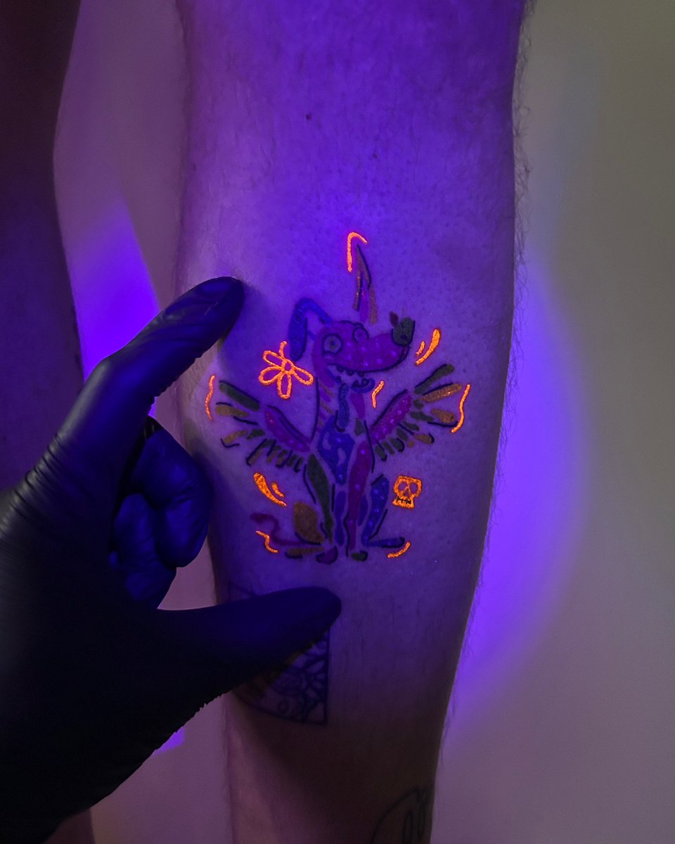 Olha essa belezura que fiz ontem 🥺 Vem fazer uma tattoo brilhante cmg tbm!!