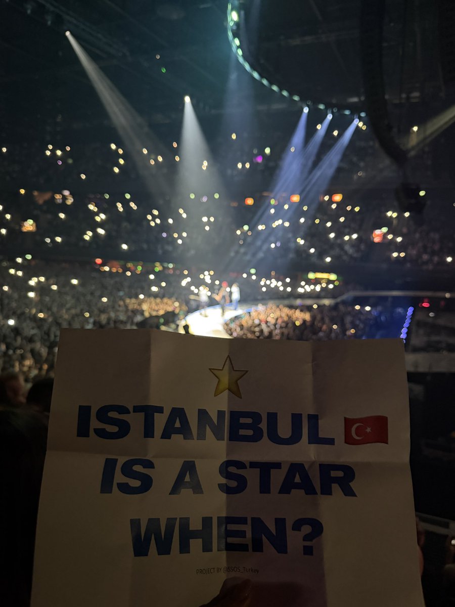 lovelivecalum's tweet photo. WE ARE WAITING FOR YOU GUYS STILL!!!
im tired of traveling yall @5SOS_Turkey @5SOS 
#IstanbulisAStar WHEN?? https://t.co/mWZ1TfBU6P