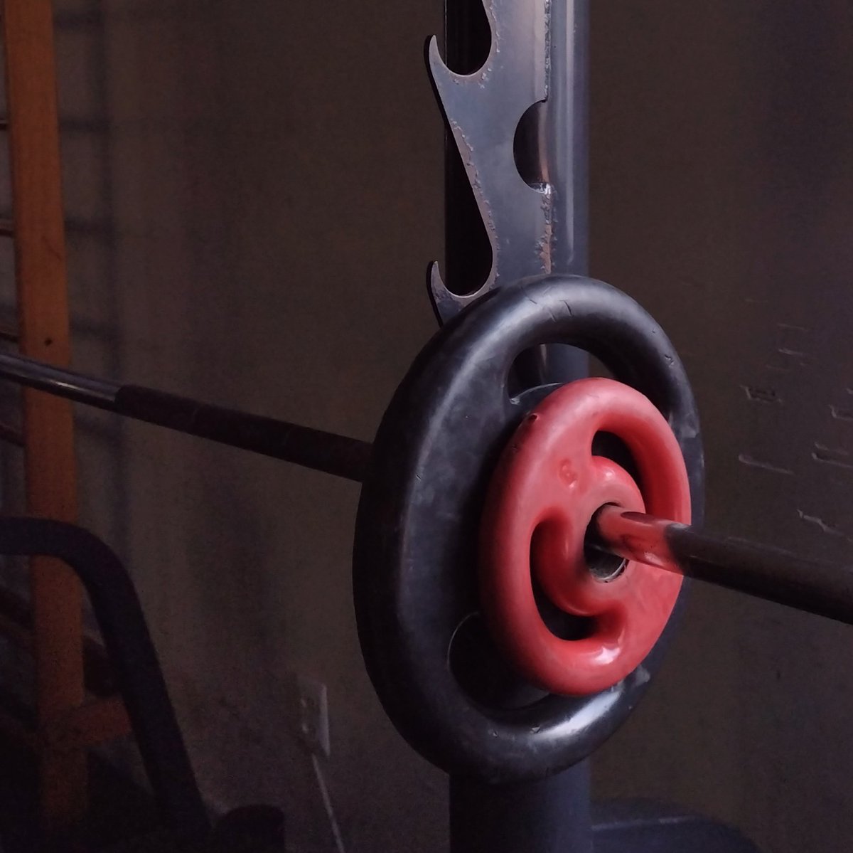 hoje estive indo treinar Apenas Pra Deus Ver sem saber que meu colega me convenceria de que sou capaz de lidar com mais carga do que acredito 

(e pela primeira vez fiz uma série de supino com 36kg quando costumo botar 20kg)