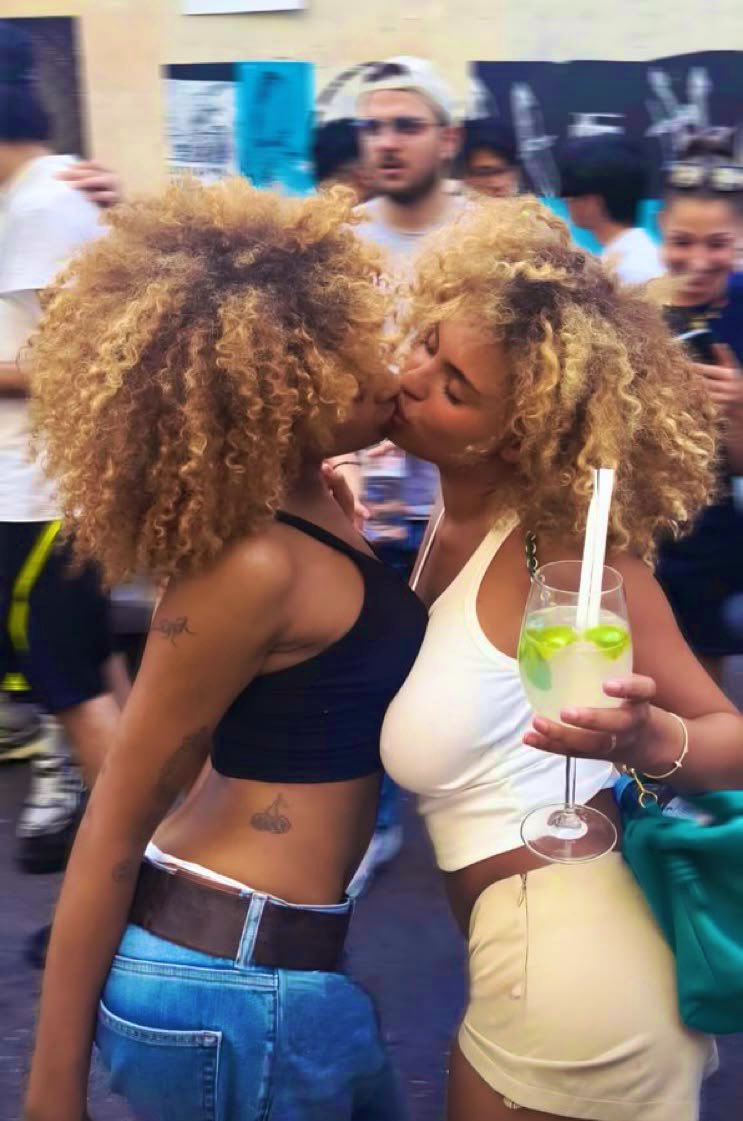 ella ⚢︎ tweet media