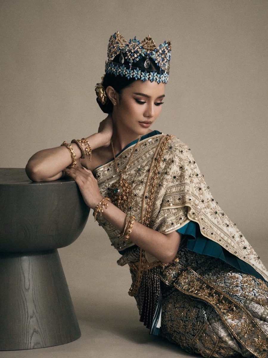 Alexa4Shu's tweet image. #ChudThai by #MissWorld2025
#OpalSuchata 
#ThaiDress #ThaiNationalCostume