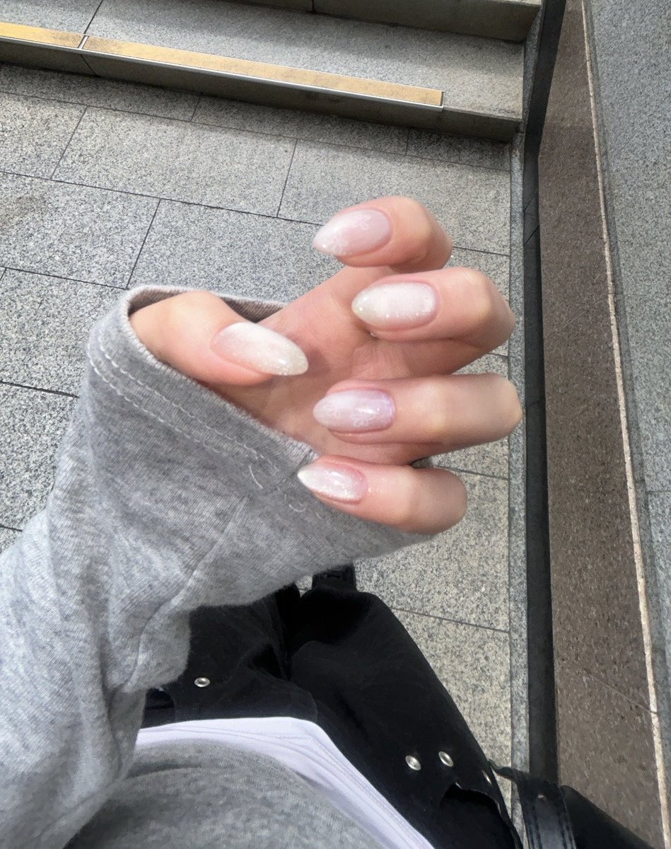 응 tweet media