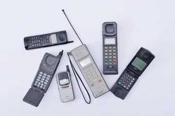 KDDIの投稿で蘇る1994年の携帯電話ブーム