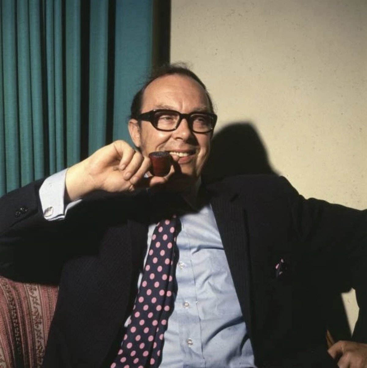 The Morecambe & Wise Archive 👓🌞♥️ tweet media