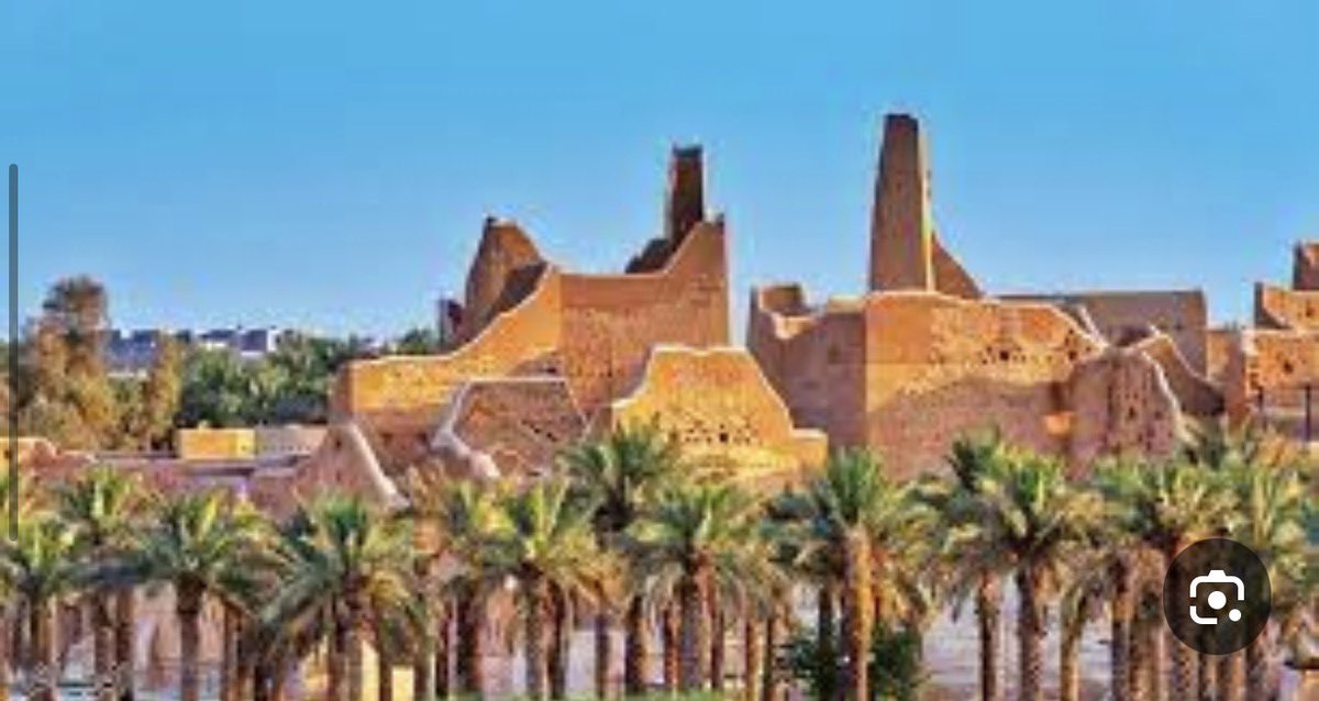 mayabubaker's tweet photo. صديقتي كلودي الفرنسية صاحبة الثقافة العالية والإعلامية والكاتبة المعروفة تقرأ عن الدرعية بالإنجليزية بعد أن بحثنا عن تاريخ #رؤية_2030
#المملكة_العربية_السعودية
وهي تنظر للوحة الدرعية في منزلي للفنانة @h_ottibi 
بهرها ما قرأت ورأت على الانترنت ومقارنة الصورة بالواقع
أتغنى بالمملكة وأطرب لكل من يحبها 
#الدرعية_حلم_يتحقق 
@Duriyah_ 
#France
