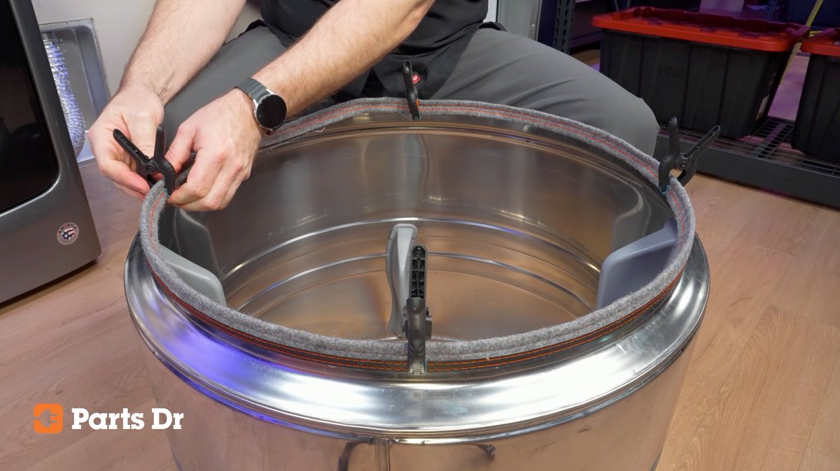 parts_dr's tweet photo. Dryer Rear Drum Felt Seal Replacement Guide. Watch here: https://t.co/xDVTQS05p9 #DryerRepair #ApplianceRepair #DIYrepair https://t.co/t0OYCOxIMy