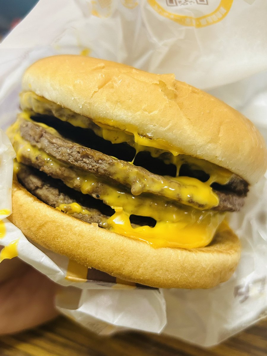 テバゲン tweet media