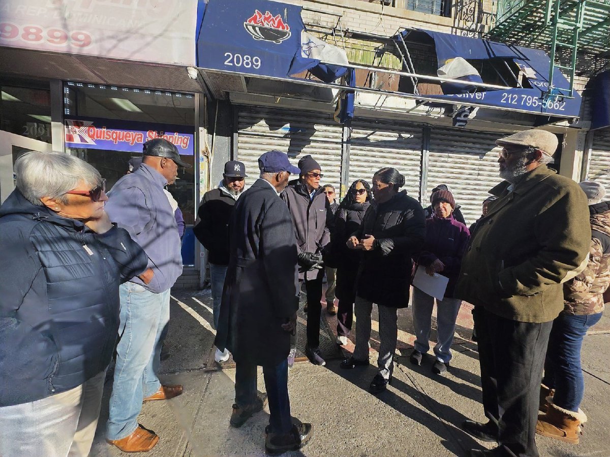 SenatorRJackson's tweet image. Listening is where good policy begins. I met with HDFC shareholders at 2089–91 Amsterdam Ave—hearing concerns, shaping solutions. 

Preserving affordable homeownership is about more than buildings; it’s about protecting stability, dignity, &amp;amp; the right to remain.

#CommunityFirst