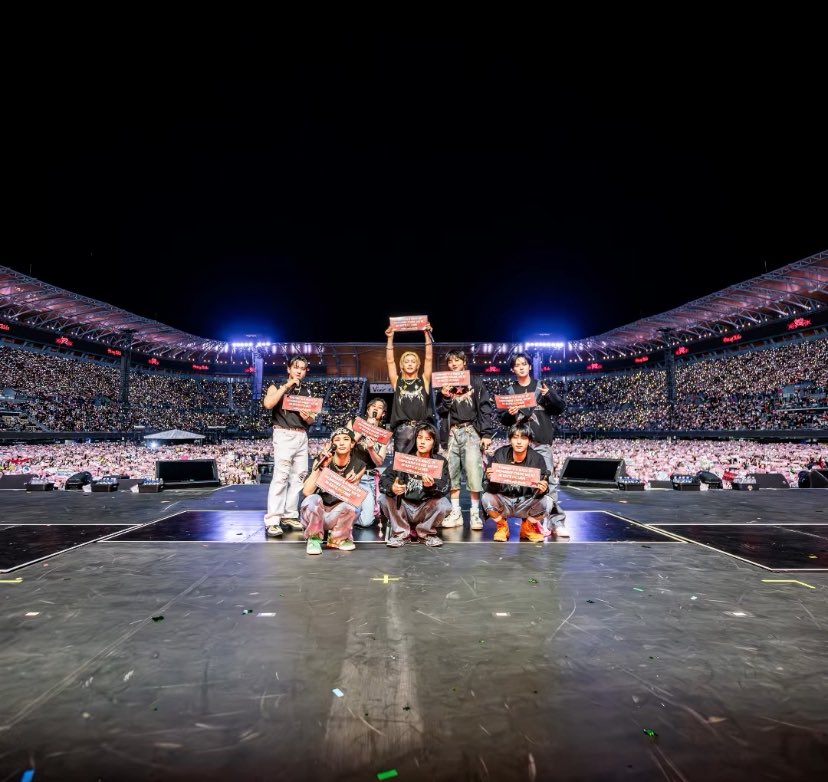 luvslinoring's tweet photo. dónde están mis stays mexas ???

nuestro aniversario comenzó hoy hermanas 🥹🤍🇲🇽 https://t.co/6PjMIWo9s5