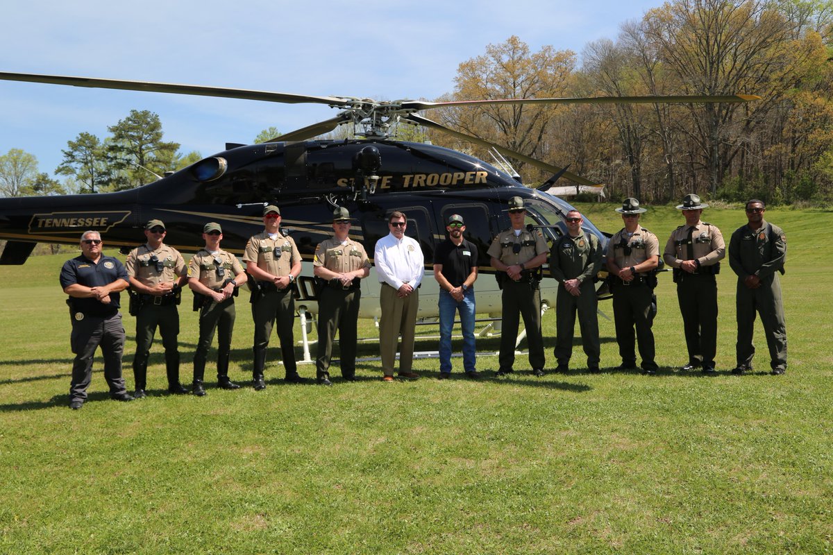 TNHSO's tweet photo. Today, the THSO joined NASCAR driver Ross Chastain for a traffic safety event at Sullivan East Middle School in Bluff City, reminding attendees to “Use Your Melon” and always drive safely.

@TNDeptofSafety @TNHighwayPatrol @RossChastain  @KingsportPolice @SEMSpats #UseYourMelon https://t.co/O1oPGMqlAf