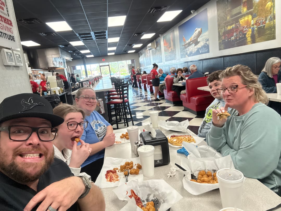 Hwy55Burgers's tweet image. Spring is swinging, Highway-goers! What have you been up to celebrate? #Hwy55 #FreshAt55 #RetroVibes #TreatYourself #ShakeLife #MadeToOrder #BurgerFriends #HighwayGoers #FreshFood #People #AwesomePeople #Posing #Pictures #Music #Community #Frie