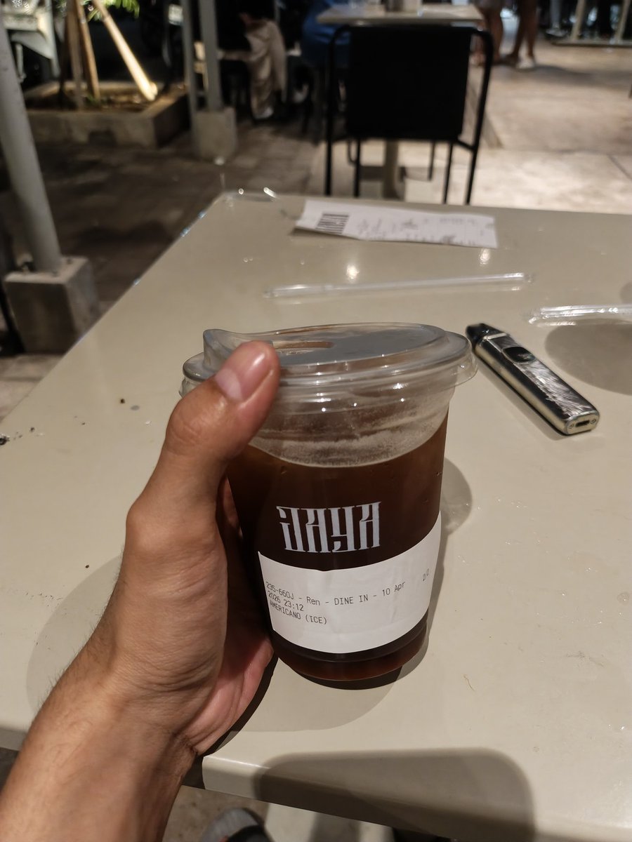 myfcki's tweet photo. kerja-ngopi-tidur-repeat https://t.co/gXt2tWTORv