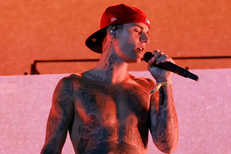 justinbiebrarg's tweet photo. Una fuente cercana a Justin Bieber nos adelanta qué podemos esperar para el sábado vía @RollingStone. 👀 

— “Su presentación en Coachella 2026 no será solo ser el show principal, sino un espectáculo único en una generación de un ícono del pop también único en su generación.” https://t.co/lGTk89usTx