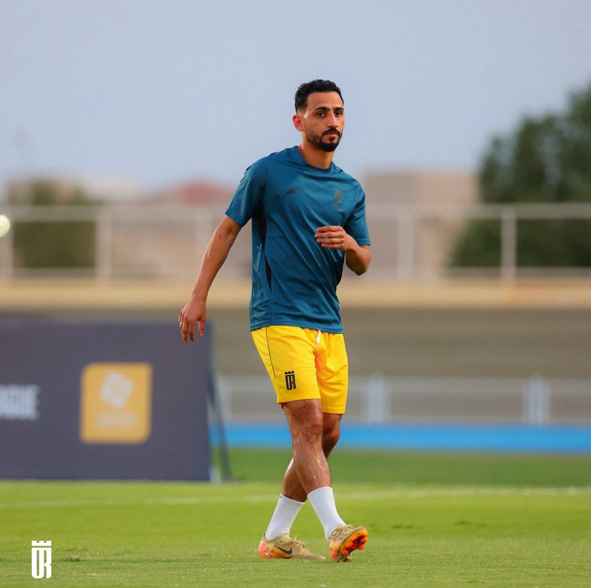calm_x7's tweet photo. أحمد الجويد من اللاعبين الي كانوا يستحقون يلعبون بروشن ولمدة طويلة

انا ماشفته الا بفترات قصيرة بس عنده ثقة والكرة بحوزته ماشفتها ب95% من اللاعبين السعوديين https://t.co/YIrtw4i9X2