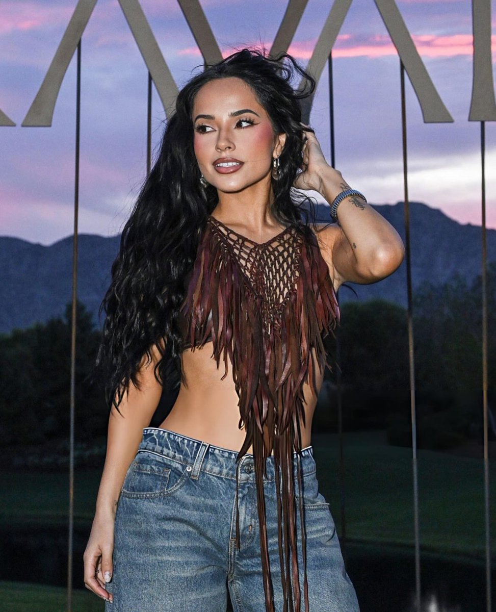 Becky G estava um espetáculo ontem no pré #coachella