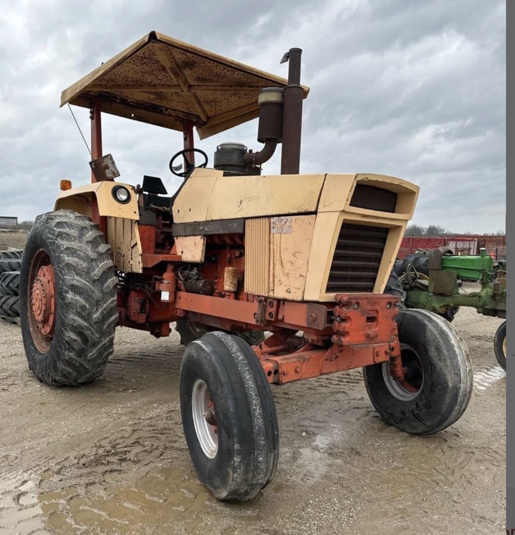 tmonteIH's tweet photo. Anybody want to haul a Case 1170 and pallets of weight from New Paris, IN to Almena, KS? https://t.co/33QPvBM9A3