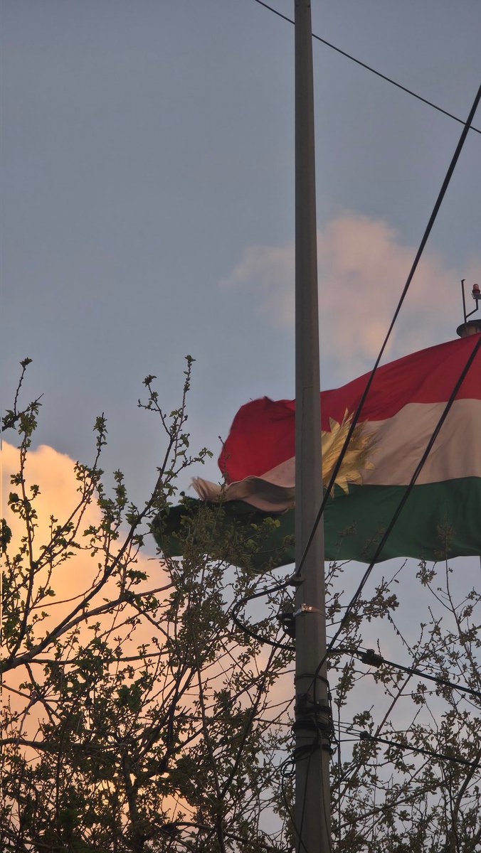کوردستان جێگەی بەچکەی شێرانە
جێگەی هەوارگەی کورد و گۆرانە
خوایە هەر خۆشبێ بۆمان تا سەربێ
پاشماوەی خاکی ماد و بابانە