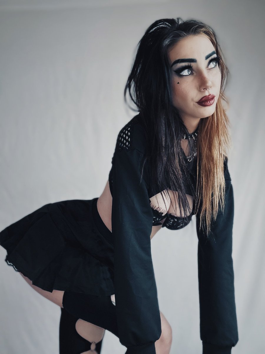 °⊱☾⊰° tweet media