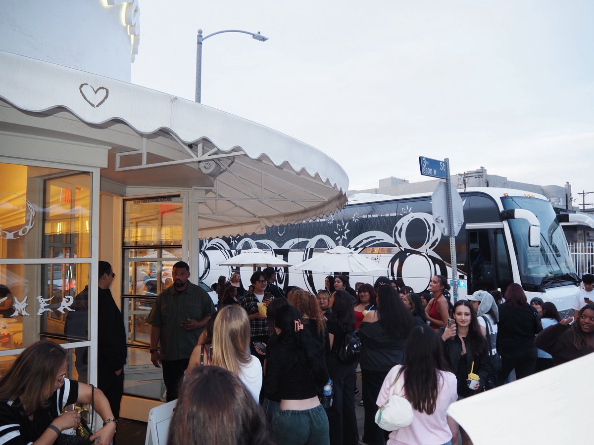 ONE OR EIGHT tweet media