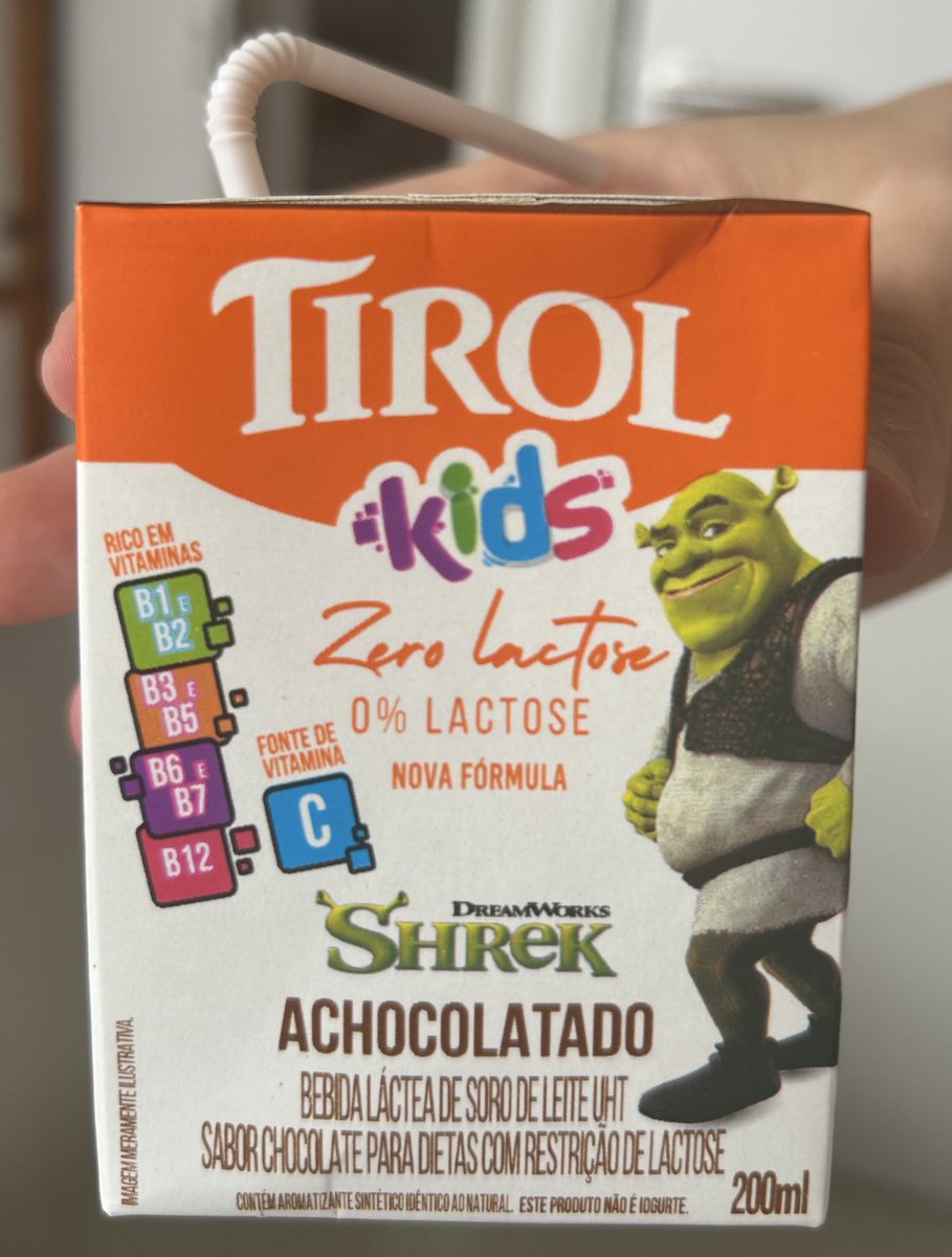 uma das coisas mais amaldiçoadas que eu já vi 

BEBIDA LÁCTEA DE SORO DE LEITE SABOR CHOCOLATE 

Isso deveria ser proibido pqp
