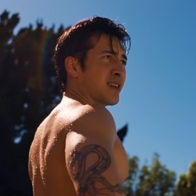 riddancemm's tweet photo. wet &amp; naked w a rainbow behind him…i said oh im sure https://t.co/jYBYKAH5HR
