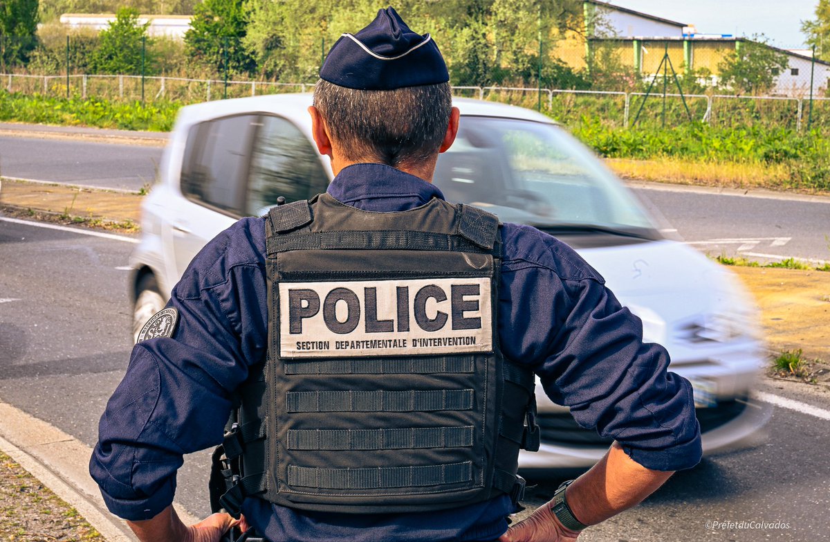 Prefet14's tweet image. 🚨 Vacances de #Pâques : renforcement des contrôles 

Vous êtes nombreux sur les routes en ce début de vacances ! 

Pour assurer la sécurité de tous les usagers, les forces de l’ordre renforcent les contrôles sur les axes du département, comme à Colombelles où le directeur de