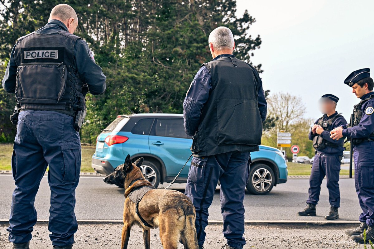 Prefet14's tweet image. 🚨 Vacances de #Pâques : renforcement des contrôles 

Vous êtes nombreux sur les routes en ce début de vacances ! 

Pour assurer la sécurité de tous les usagers, les forces de l’ordre renforcent les contrôles sur les axes du département, comme à Colombelles où le directeur de