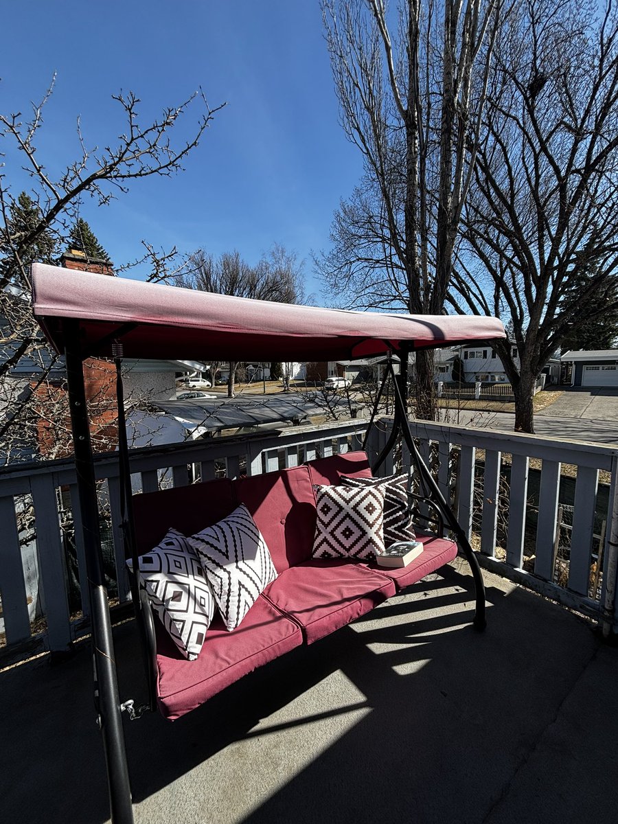 northernbooksh's tweet image. Spring has finally arrived and I managed to tidy up our deck so I can have my little oasis for a little bit at least. I can’t wait to read in the sunshine.

#SpringVibes #BookWorm #NorthernBC