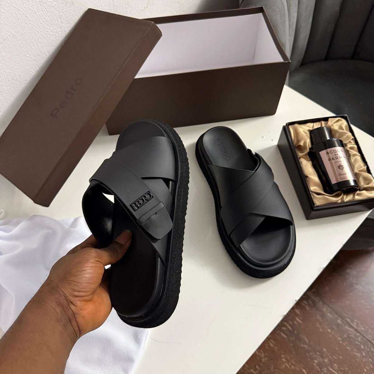 Dinero Crocs 🚚 tweet media