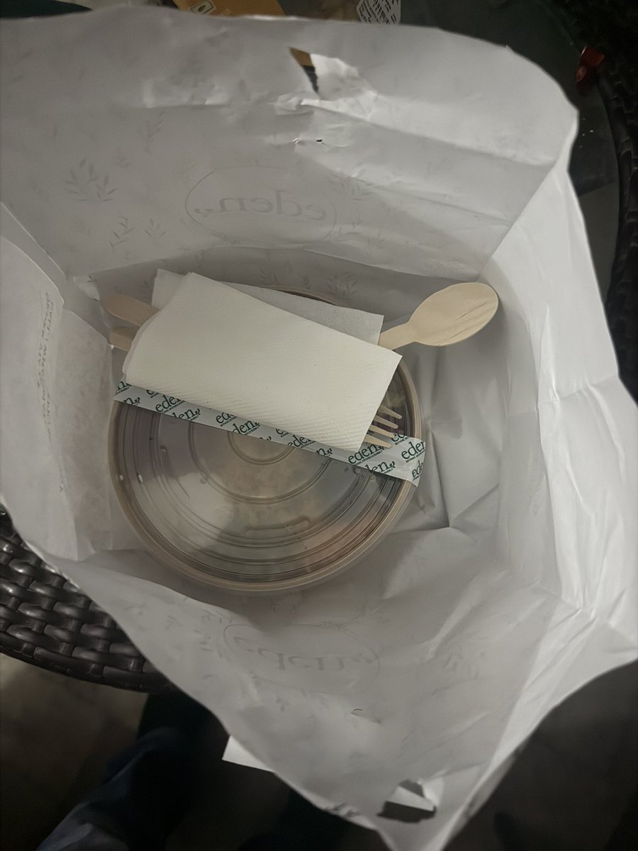 ajazjan's tweet image. Serious concern with @zomato in Jammu.

45 min delay for a location just 2 mins away. No response for 30 mins. After charging ₹1100, delivered food worth barely ₹500. Guests suffered inconvenience,

Is this fair? Where are consumer rights?
Authorities #Zomato #ConsumerRights