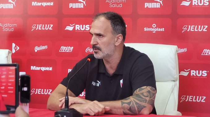 Daniel Seoane en <a href="/azzenstream/">AZZ</a>: "Yo no quiero ser el club con más plata en la caja, o el que tiene el mejor predio, yo quiero ser el club que mas veces sale campeón" #Independiente