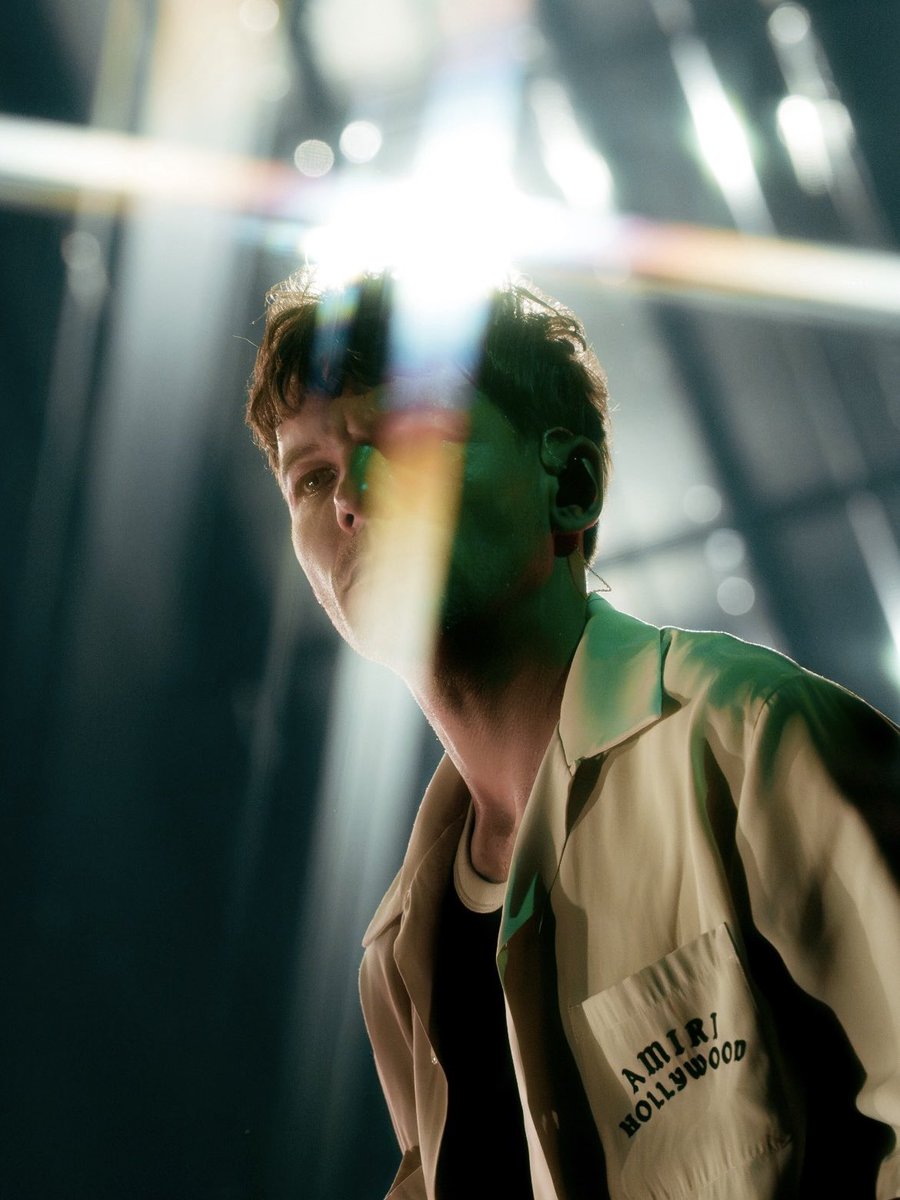 louis doing things tweet media