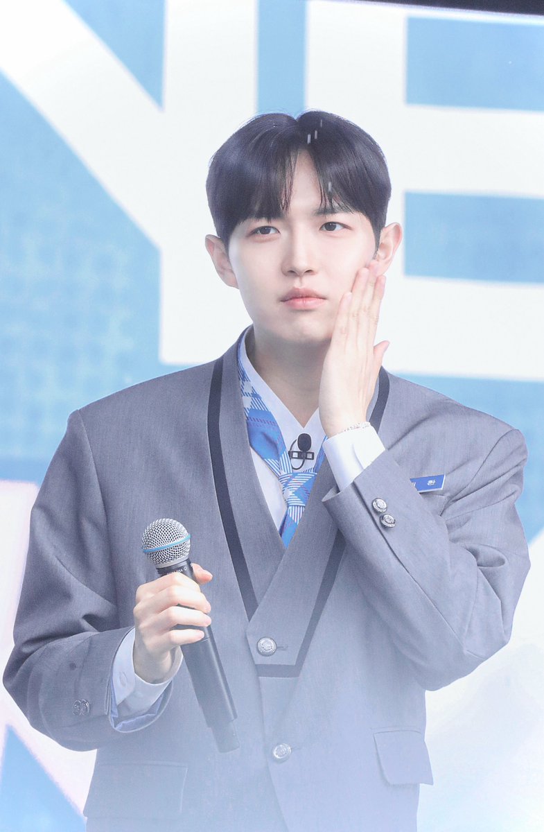 서울의 달 tweet media