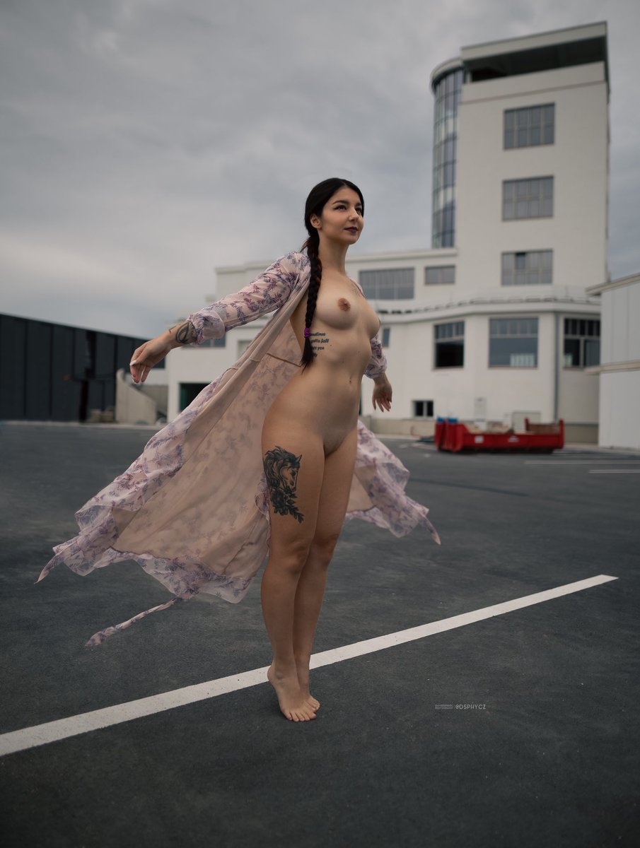 Naked Artistic tweet media