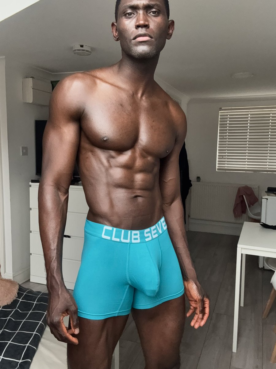 AlexGedeFitness's tweet photo. The only underwear that can handle my bulge 🙈 @club7Menswear https://t.co/Diz624a0RZ