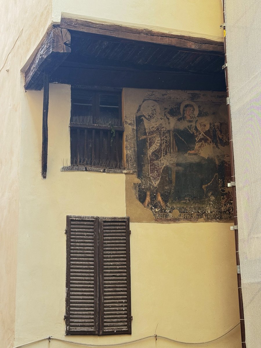 medii__aevi's tweet photo. Alcuni dettagli della bellissima Spoleto 🧡 https://t.co/Wwqh3dksx8