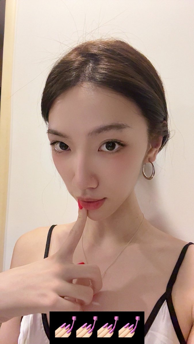 lily tweet media