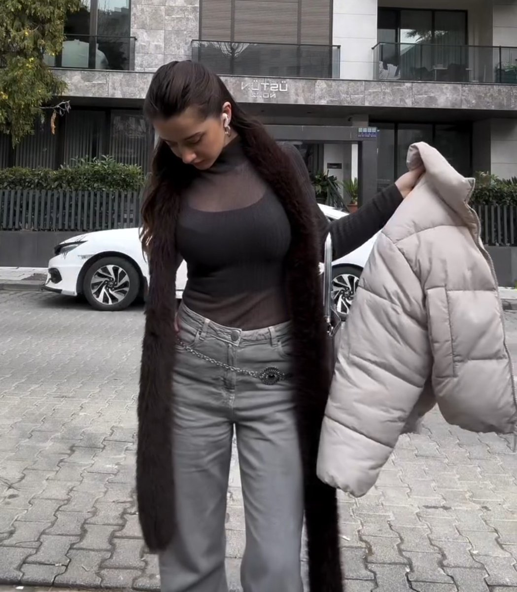 Meryturk_2442's tweet image. Were they MerTeş or EmSu 🤔😂
#Arafta | #MerTeş | #EmSu