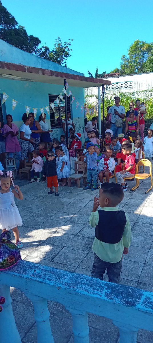Con la presencia de las máximas autoridades del Partido y el Gobierno en #TercerFrente desarrollamos el acto por el 65 aniversario de la creación de nuestros Círculos Infantiles.
Muchas felicidades!
<a href="/CubaMined/">MINED</a>  
<a href="/FrenteDme/">Dirección General de Educación Tercer Frente</a> 
<a href="/santiagodecuba/">Santiago de Cuba</a>  
#TercerFrente