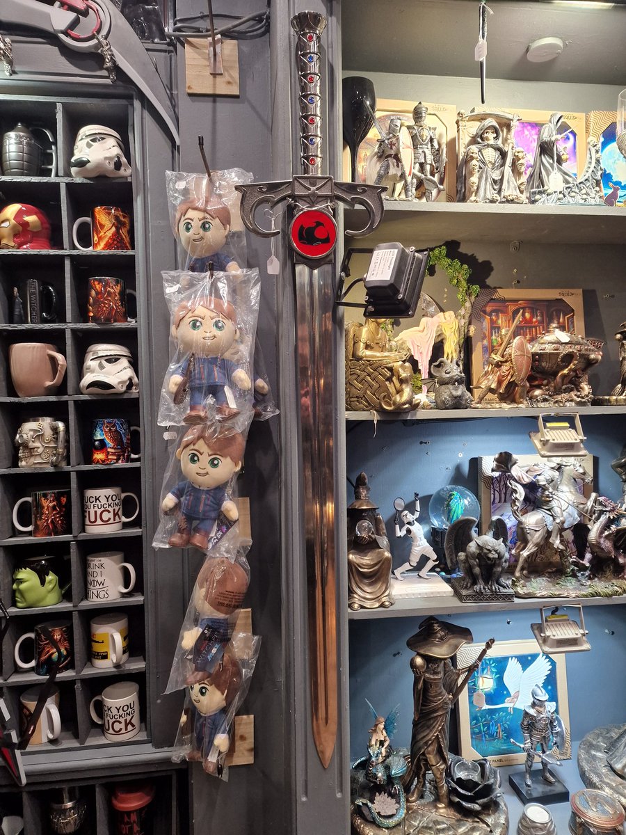MarkNarrations's tweet photo. They have a real metal thundercats sword!! 😲 https://t.co/CK6hQtQThm