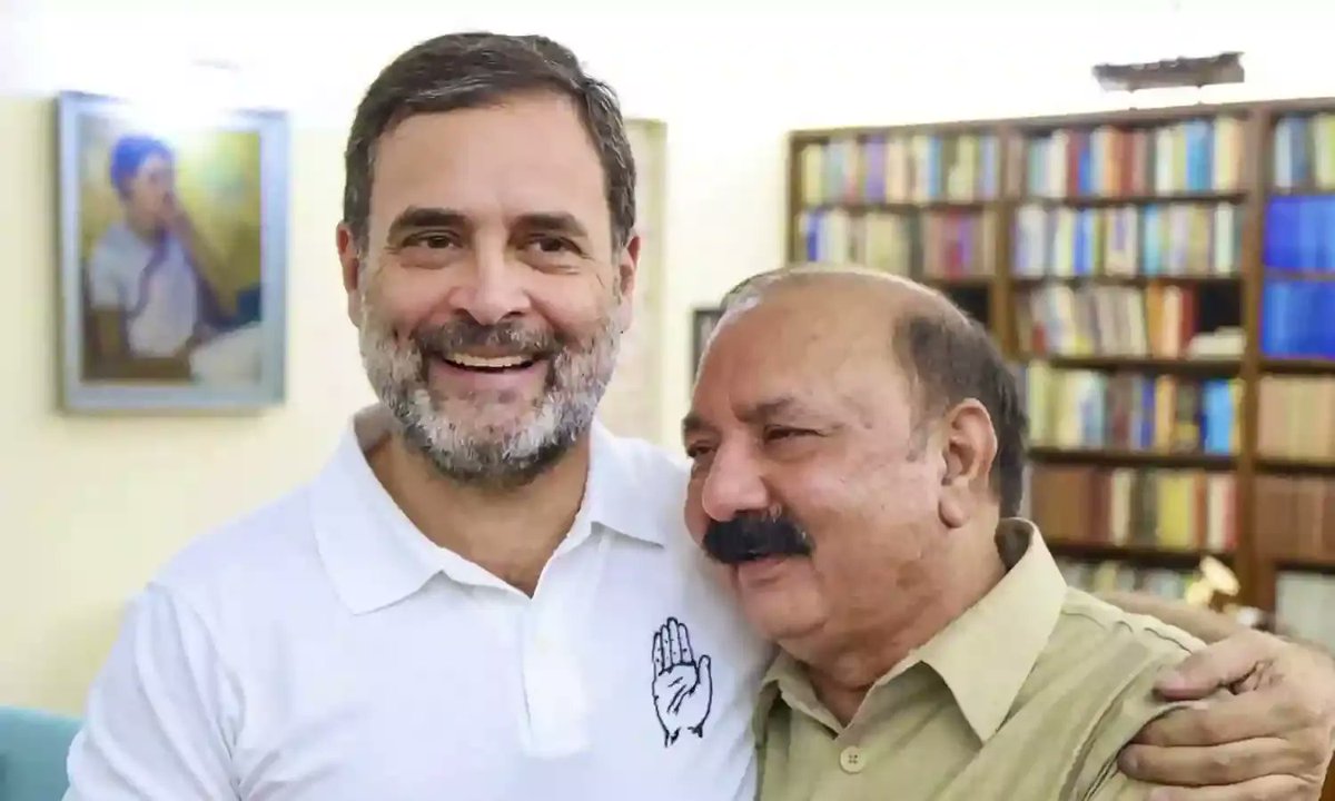 खुरपेंची टीम ने MPLADS पोर्टल से प्रत्येक पार्टी के सांसद का डेटा सामने रख कर सम्मानपूर्वक जवाब मांगा।

PM मोदी जी का डाटा रखा गया: कोई नोटिस नहीं,

राहुल गांधी जी डेटा सामने रखा गया: कोई नोटिस नहीं,

सपा सांसद डिंपल यादव जी का डाटा बताया: कोई नोटिस नहीं,

लेकिन कांग्रेस सांसद