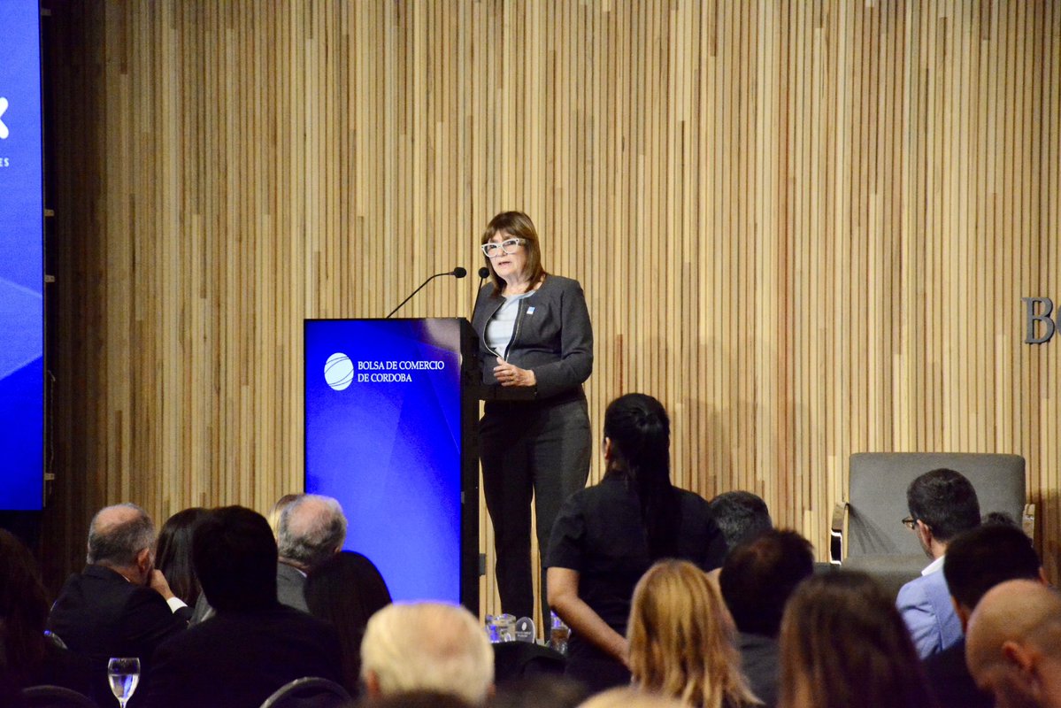 Laura Rodríguez Machado tweet media