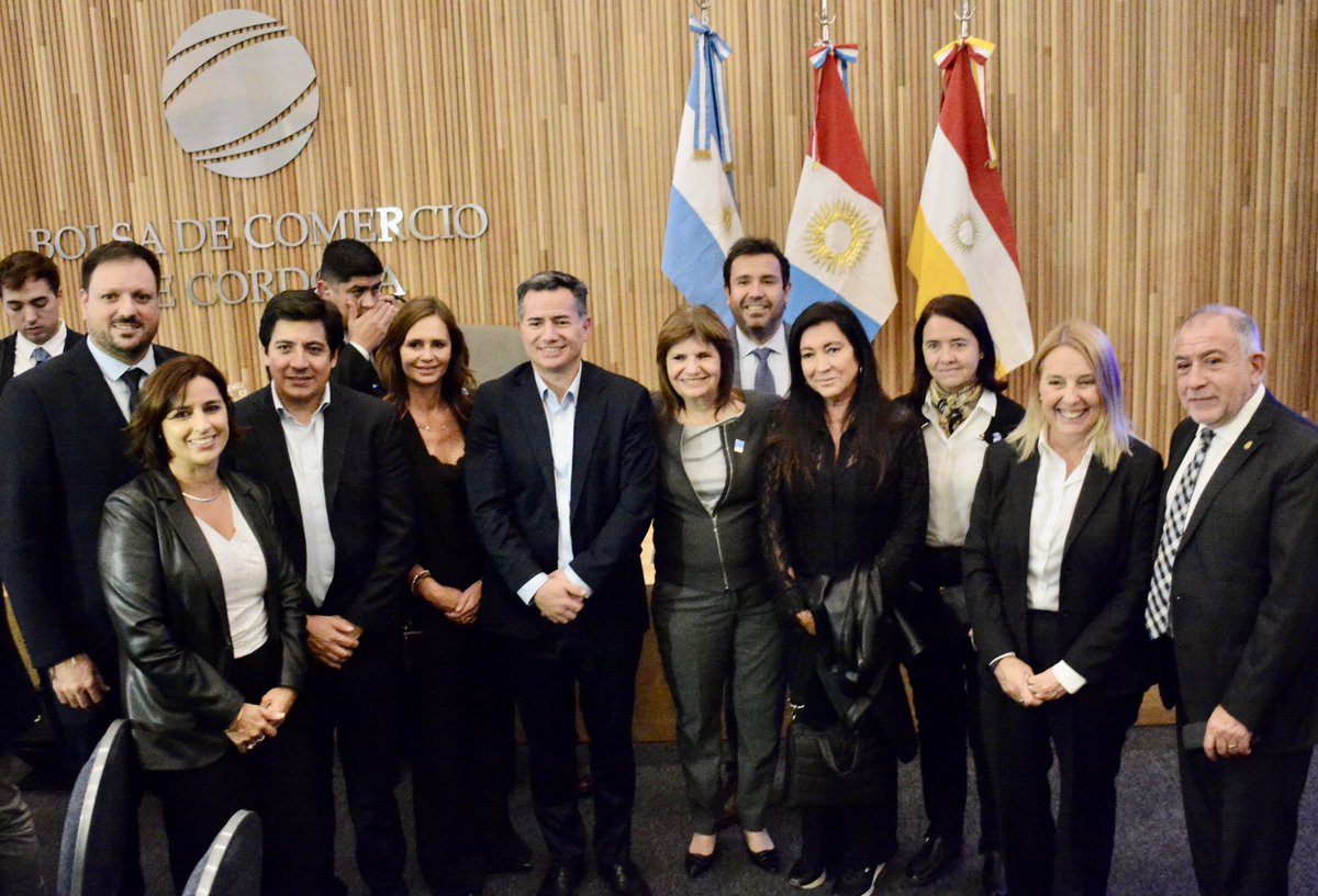 Laura Rodríguez Machado tweet media