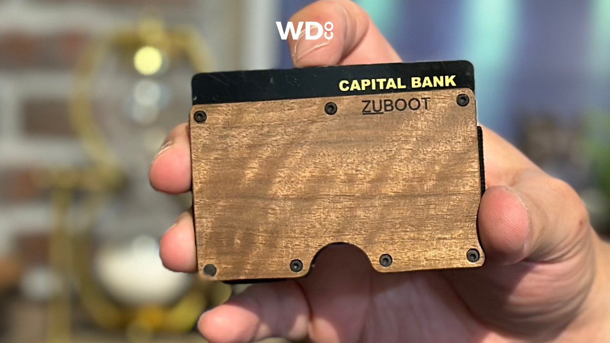 walletdesi37562's tweet image. Crafted with a premium walnut wood finish, this slim RFID-blocking wallet holds up to 12 cards and cash while staying ultra-light and compact. 

👉 amazon.com/dp/B0DZ1C2JGM?…

#WoodWallet #RFIDWallet #SlimWallet #MensWallet #MinimalistWallet #FrontPocketWallet #EDCgear