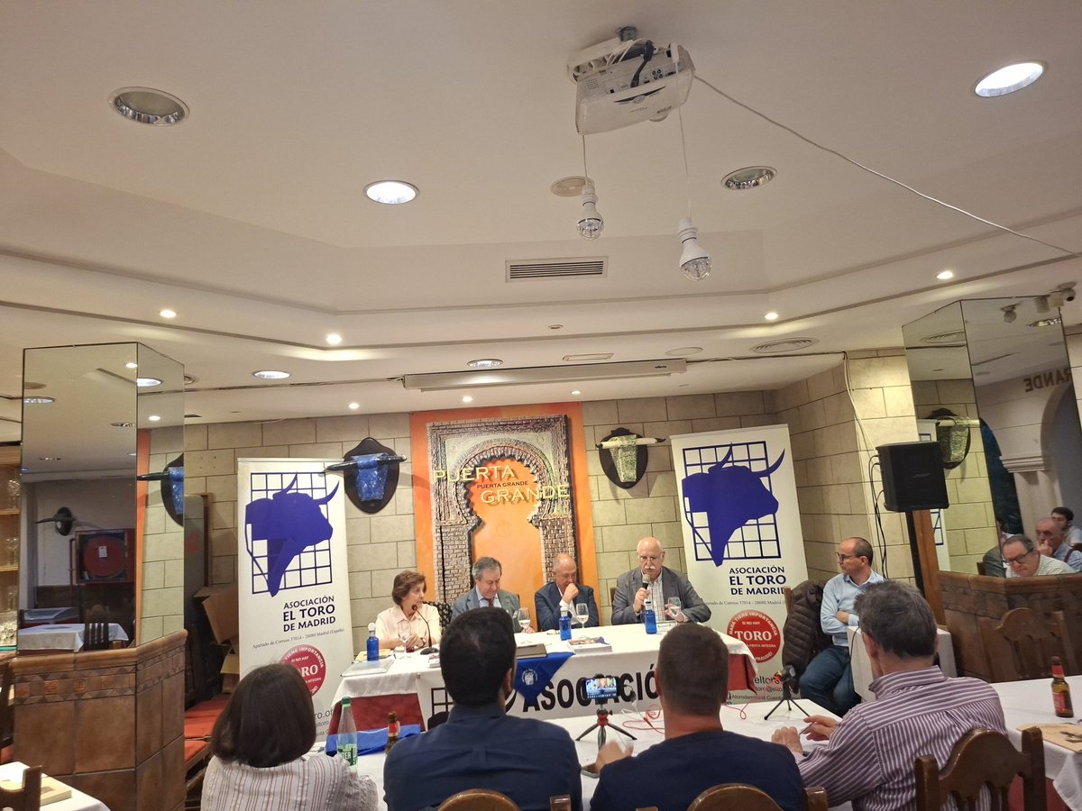 Óscar Escribano tweet media