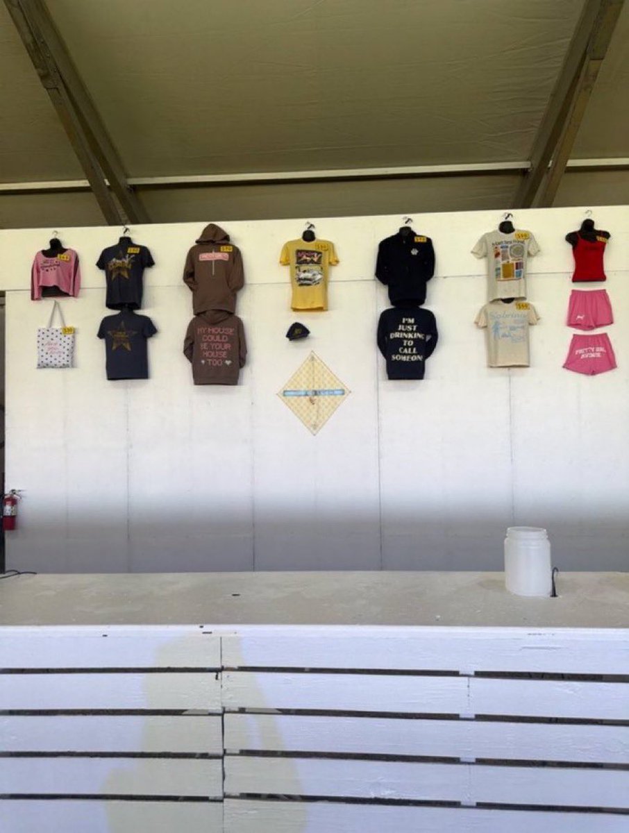 sophia 🐾 tweet media