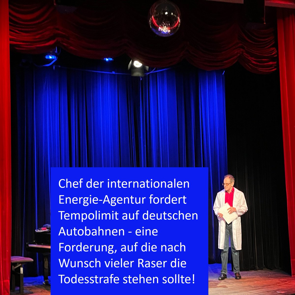 chinmeyer's tweet photo. #Tempolimit #Raser #Timmy #Lastenrad

#GrüneKohle #CashMan #Lustmacher 
#ChinMeyer 
https://t.co/Y4NBTwuOYQ https://t.co/ruMtmIR8KQ