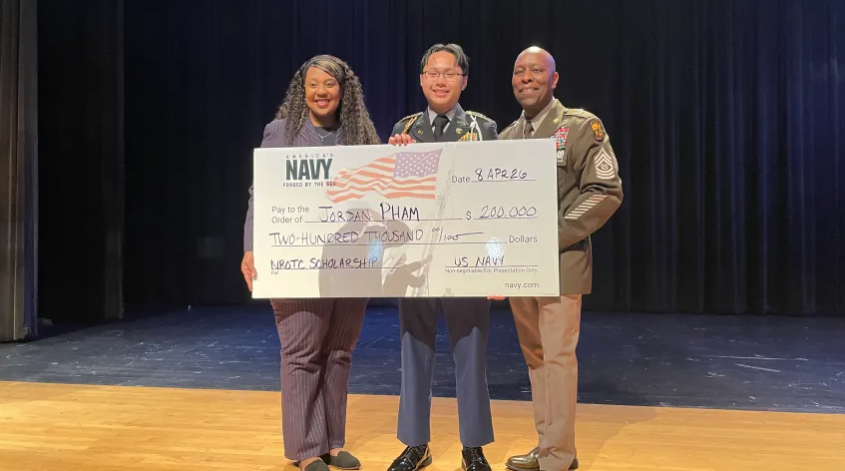 DISDOSI's tweet photo. We are incredibly proud to celebrate a student from our Student Mentor Success Program who has earned a $200,000 NROTC scholarship to attend the University of Texas at Austin.

Congratulations on this incredible accomplishment. 

🔗 Read the full story:
https://t.co/EMquFBO6TR https://t.co/XwxxdGJnYh