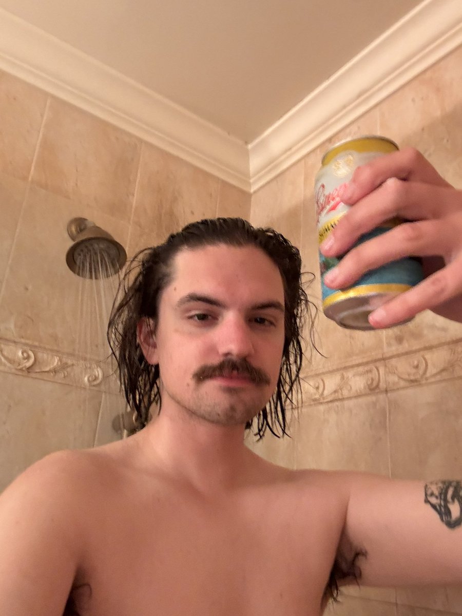 langutop's tweet image. #loggingoff